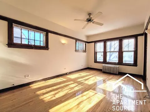 816 W Waveland Ave #30, Chicago, IL 60613