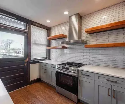 6411 N Talman Ave #304, Chicago, IL 60645