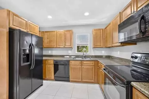 433 NE 1st St, Pompano Beach, FL 33060