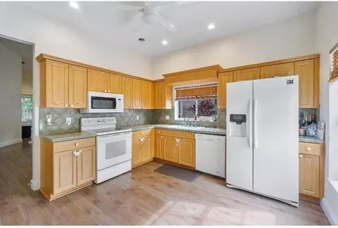 6165 NW 77th Pl, Parkland, FL 33067