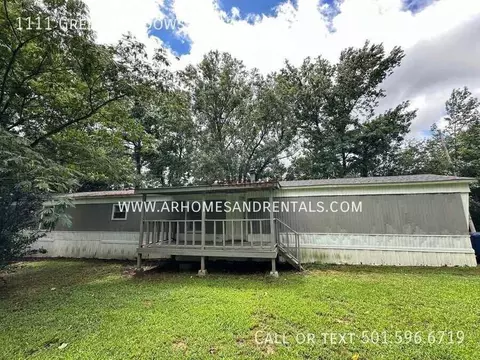 1111 Green Meadows Dr, Beebe, AR 72012
