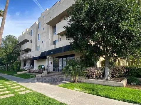 19350 Sherman Way #136, Reseda, CA 91335