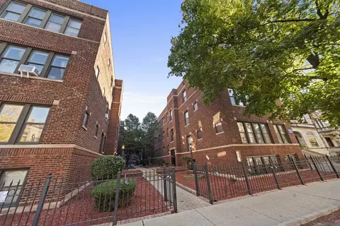 3823 N Fremont St #3827-5E1, Chicago, IL 60613
