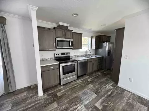 85 Juniper Ct, Bath, PA 18014 photo 3