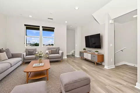 7555 Landon Ln, Gardena, CA 90248