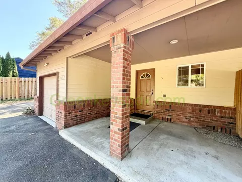 1032 SW Halsey St, Troutdale, OR 97060
