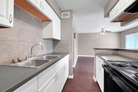 3031 Sumpter St #17, Houston, TX 77026
