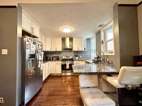 704 Montclair St, Pittsburgh, PA 15217