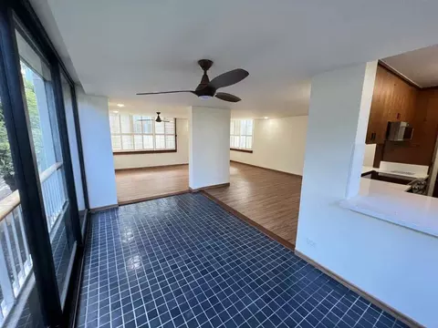 1521 Punahou St #501, Honolulu, HI 96822