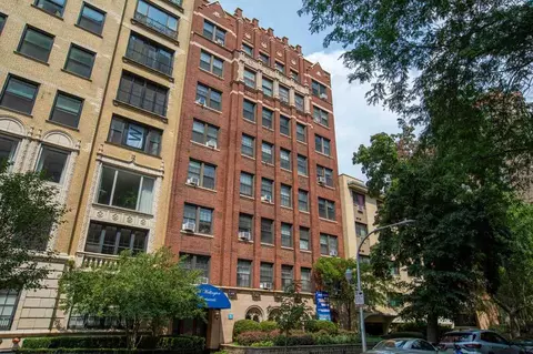 434 W Wellington Ave #211, Chicago, IL 60657