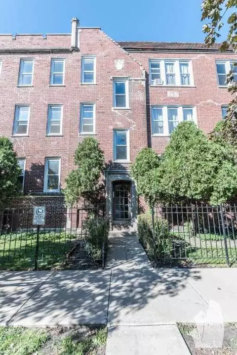 3000 N Whipple St #3040-3, Chicago, IL 60618