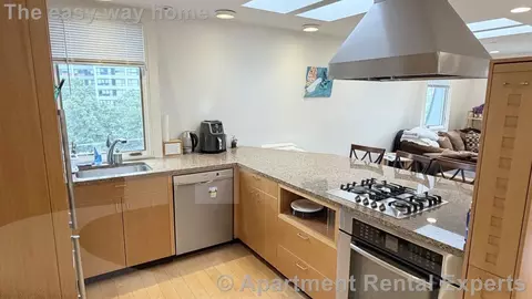 29 Warren St #4, Cambridge, MA 02141