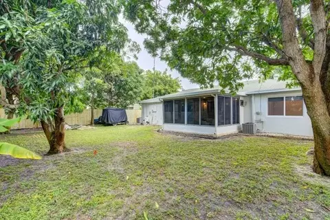 1910 NE 2nd Ave, Delray Beach, FL 33444