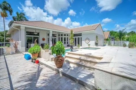 10851 Japonica Ct, Boca Raton, FL 33498
