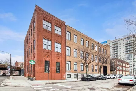 729 N Sangamon St #303, Chicago, IL 60642
