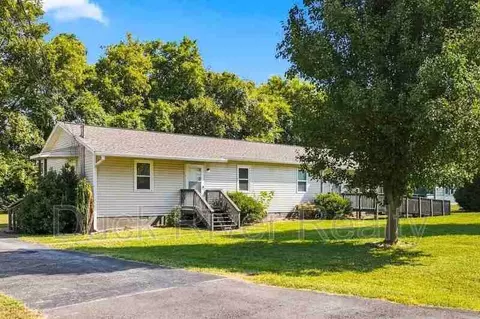 1626 Lindsey Dr #A, Columbia, TN 38401