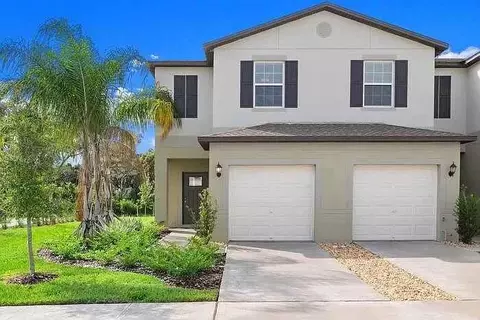 5004 Capri Harbor Dr, Wimauma, FL 33598