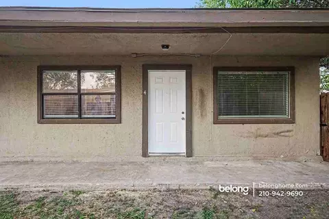 522 Altitude Dr #4, San Antonio, TX 78227
