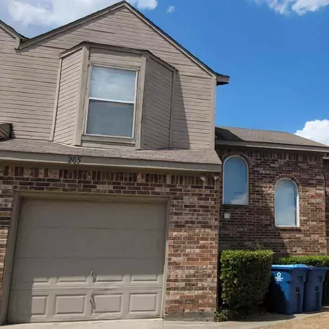 205 San Moritz Ct #1, Desoto, TX 75115