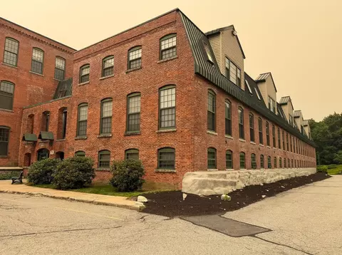 71 Princeton St, North Chelmsford, MA 01863