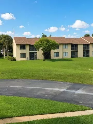6716 Palmetto Cir S, Boca Raton, FL 33433