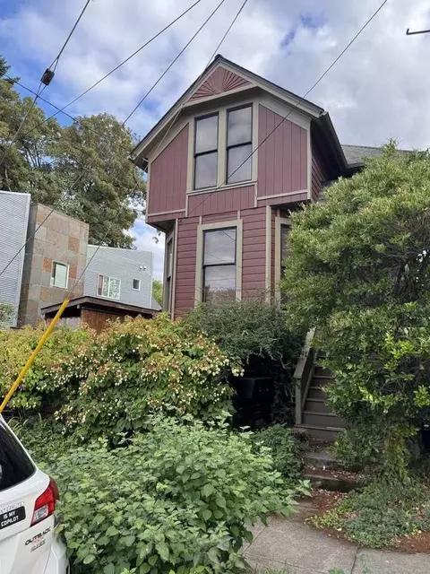 1120 SE Lincoln St #A, Portland, OR 97214