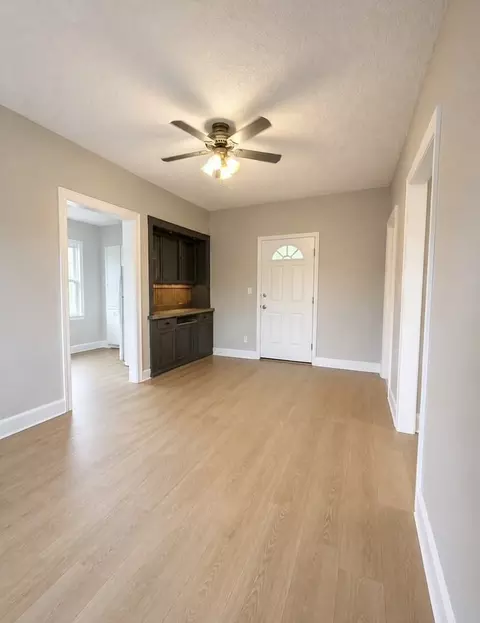 874 Selby Ave, Saint Paul, MN 55104
