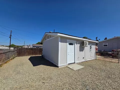1055 Quarry St #2, Corona, CA 92879