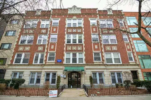 511 W Melrose St #210, Chicago, IL 60657