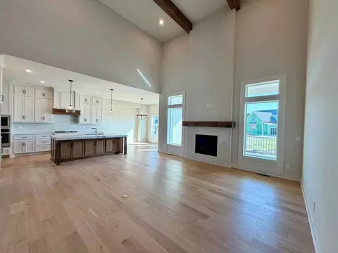 17621 Carter St, Overland Park, KS 66221