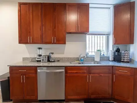 2048 W Touhy Ave #1, Chicago, IL 60645