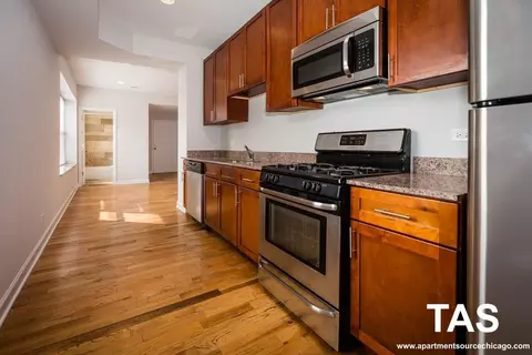 7225 N Rogers Ave #1, Chicago, IL 60645