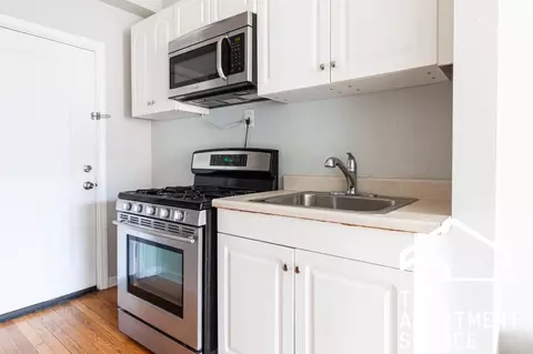744 W Addison St #W3, Chicago, IL 60613