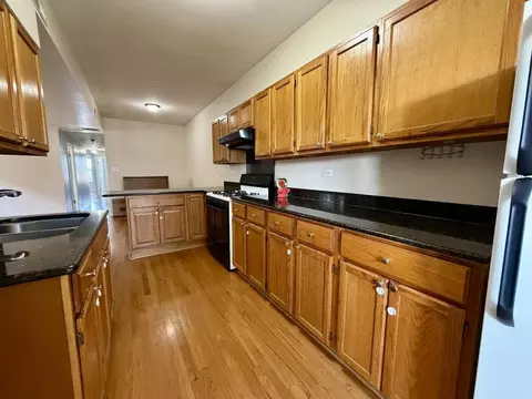 4111 W Lawrence Ave #3, Chicago, IL 60630
