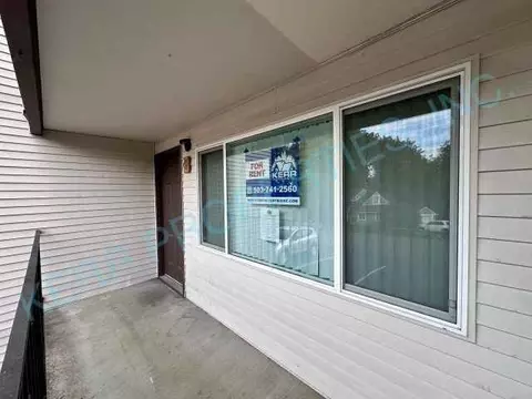 6498 Lowry Dr #4, West Linn, OR 97068