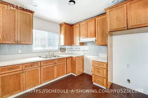 1142 E 120th St #05, Los Angeles, CA 90059