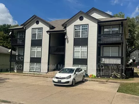 300 Osage St #E, Leavenworth, KS 66048