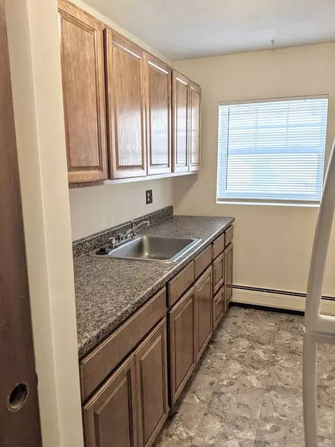 14 Grove St, Arlington, MA 02474