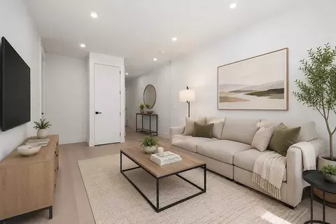 163 1st Ave #2E, New York, NY 10003
