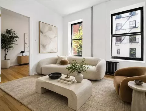 117 Perry St #4A, New York, NY 10014