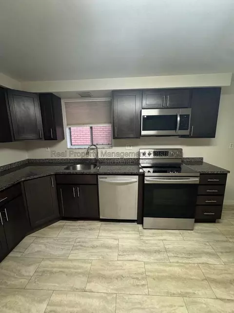 16 Sumner Ave #2, Forest Hills, PA 15221