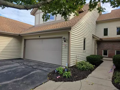 n34w23849 Grace Ave, Pewaukee, WI 53072