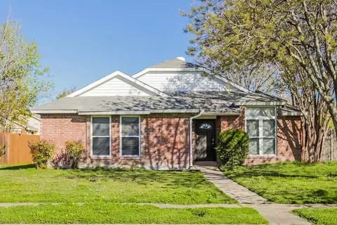 838 Weaver St, Cedar Hill, TX 75104