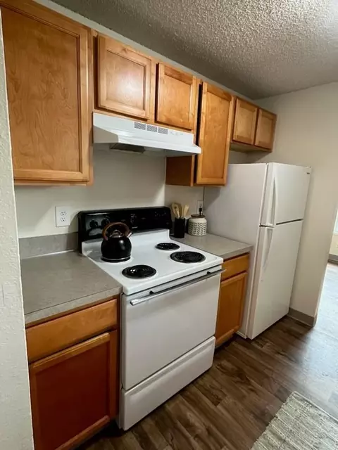 364 S Locust St, Canby, OR 97013