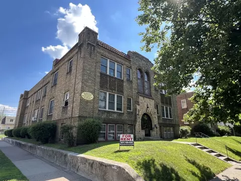 1642 Charles Ave, Saint Paul, MN 55104