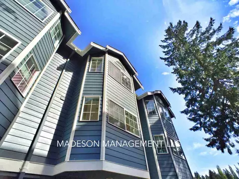 1213 NE 135th St, Seattle, WA 98125