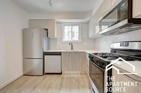 7621 N Sheridan Rd #3H, Chicago, IL 60626