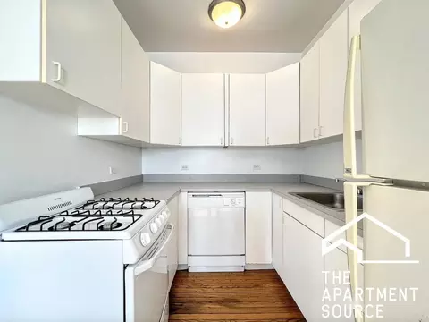 816 W Waveland Ave #20, Chicago, IL 60613