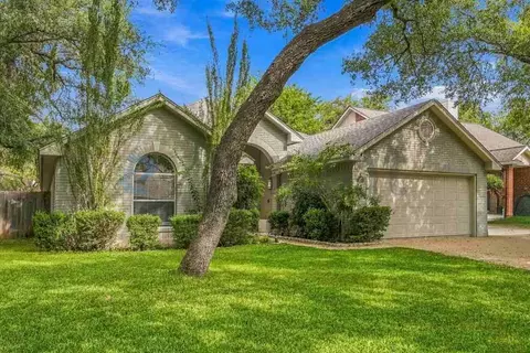 5 Carah Ct, San Antonio, TX 78216