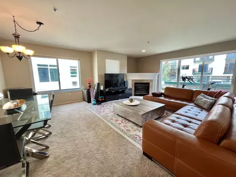 8750 Greenwood Ave N #S503, Seattle, WA 98103